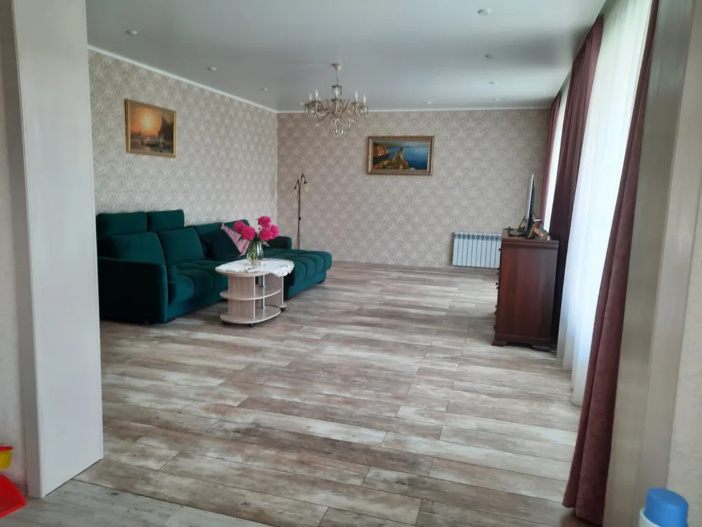 Дом с бассейном