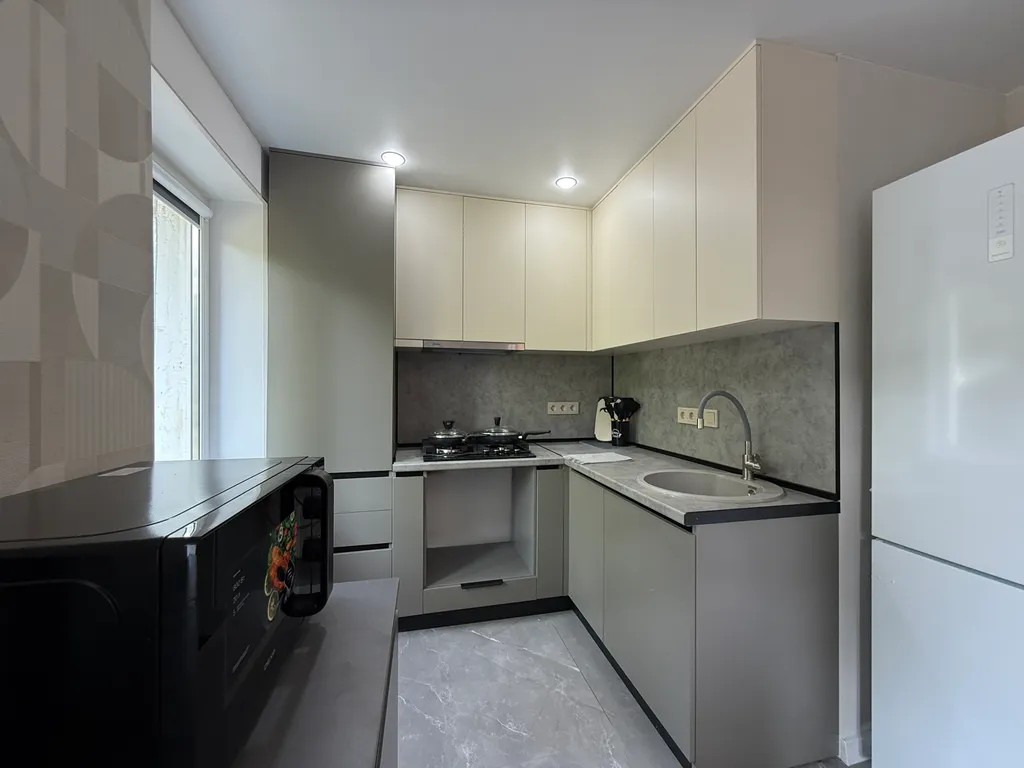 Новая евротрешка толтый мыс 5-7 мин до моря