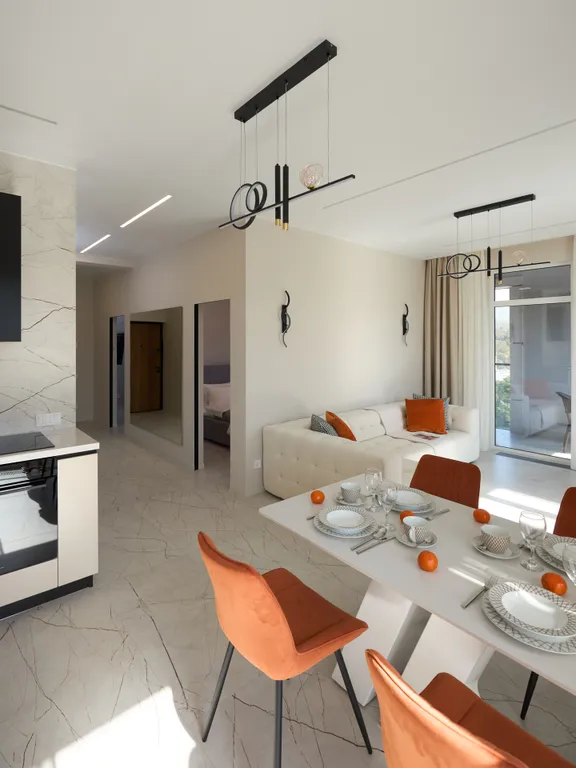 Современная, новая квартира с видом на горы