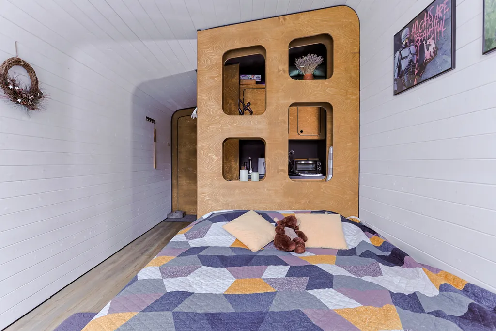 Дом Немо с уличной купелью  в лесу