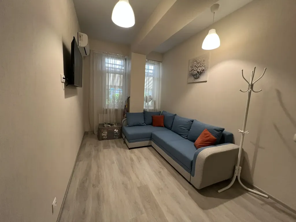 Студия с террасой, отдельной кухней и ванной