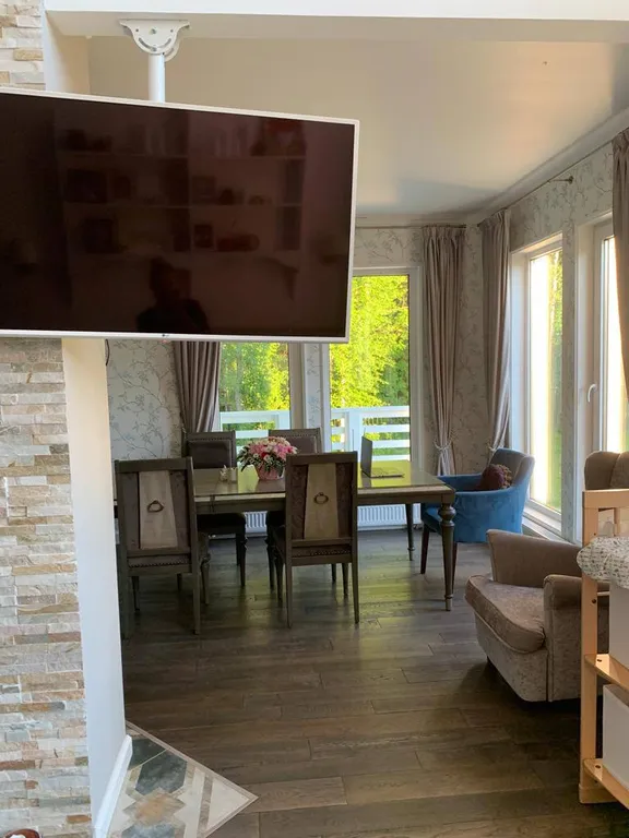 Коттедж MyHomeYourHome дизайнерский дом у леса — Первомайское