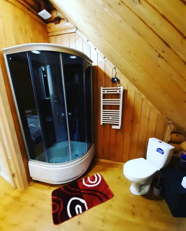 Квартира Мансардная квартира-студия в доме из сруба — Севастополь