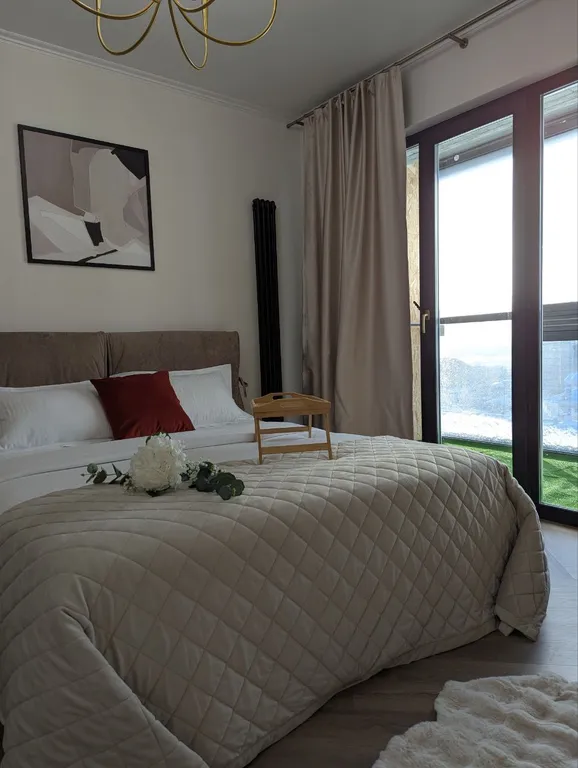 Студия с панорамным окном, видом на Северные закаты, Чумаровка 2 минуты