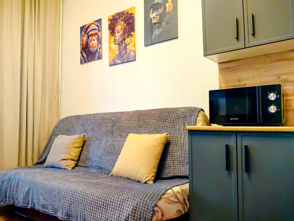 Однушка Чёрное Дерево