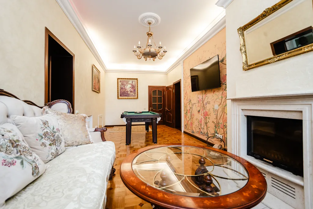 Дом с бассейном и сауной