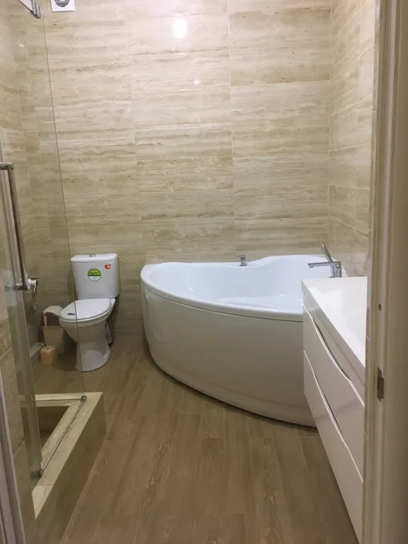 Дом в живописной деревне у моря с бассейном