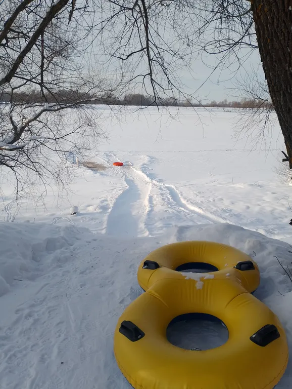Дом на берегу реки