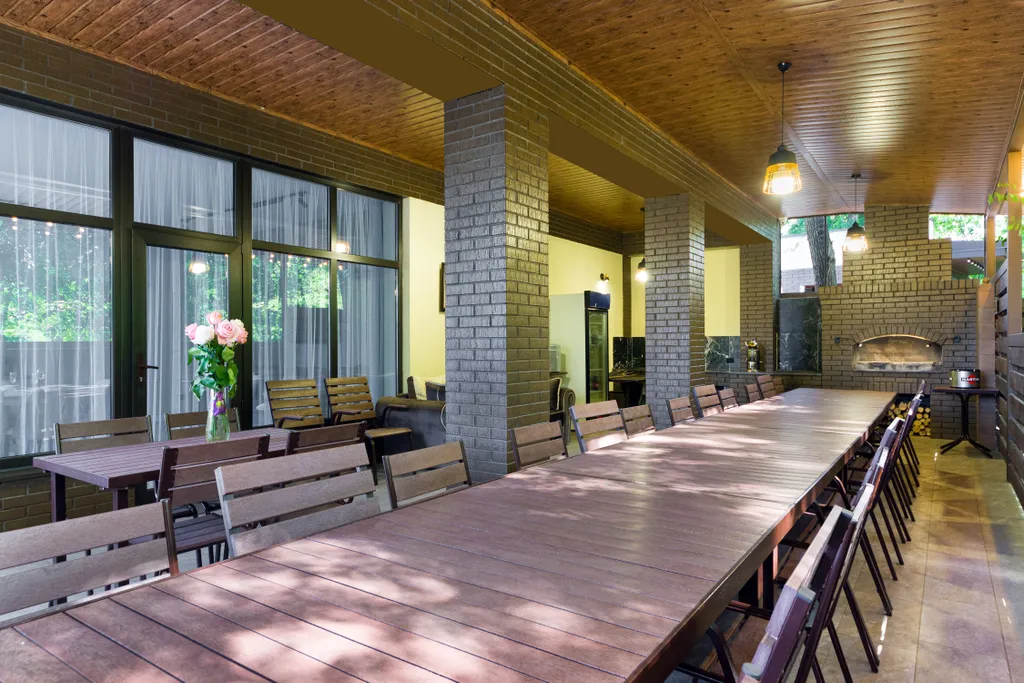 Новый коттедж c 9-ю спальнями бассейном и верандой