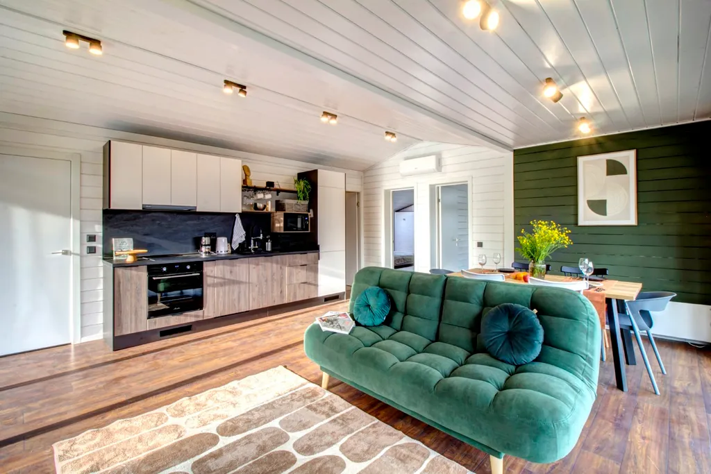 Уютный дoм с видом нa лес