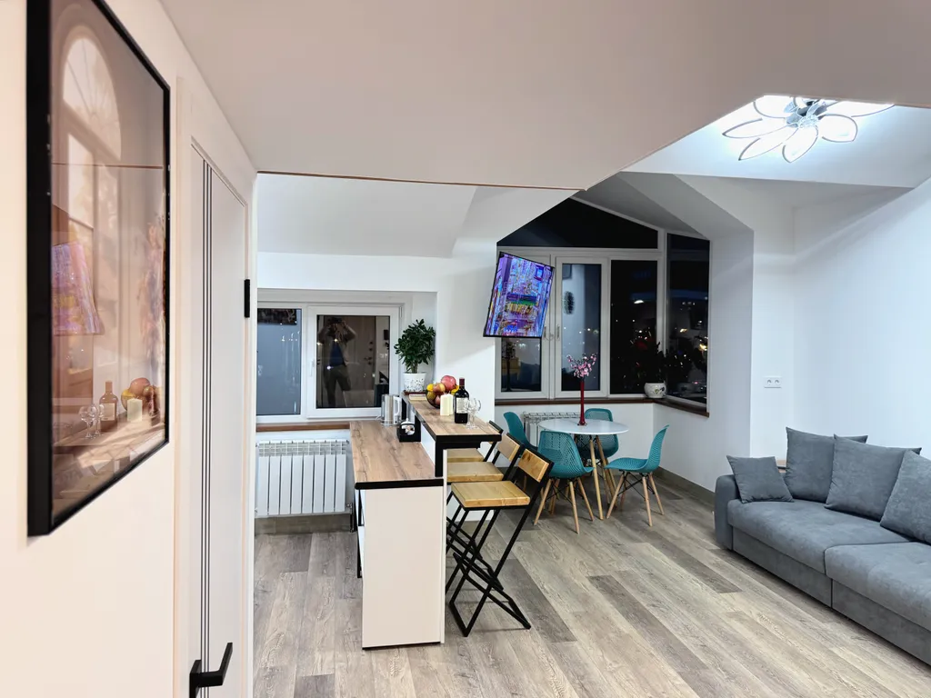 Комфортный двухуровневый апартамент в элитном комплексе