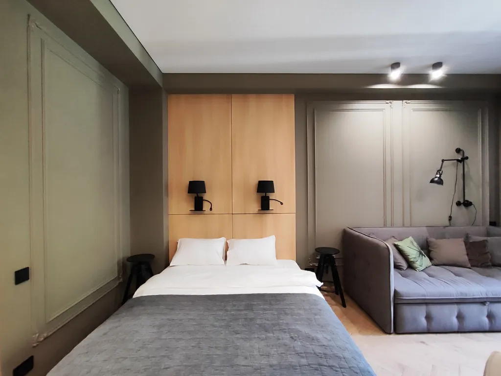 Дизайнерская студия с балконом