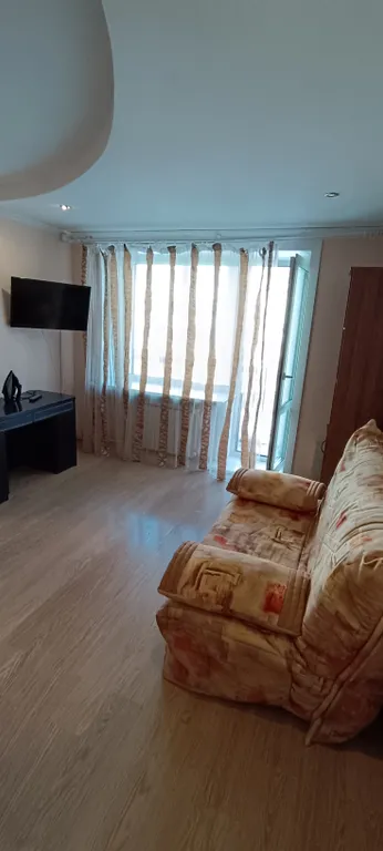 Горнолыжный курорт через дорогу