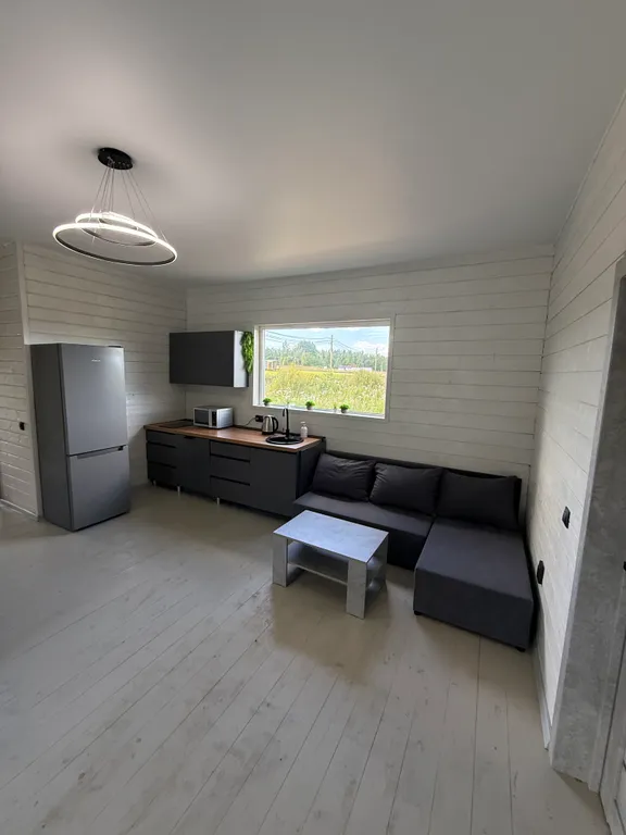 Просторный дом с видом на настоящий лес