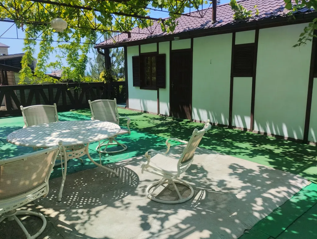 Коттедж на склоне горы Ёжик