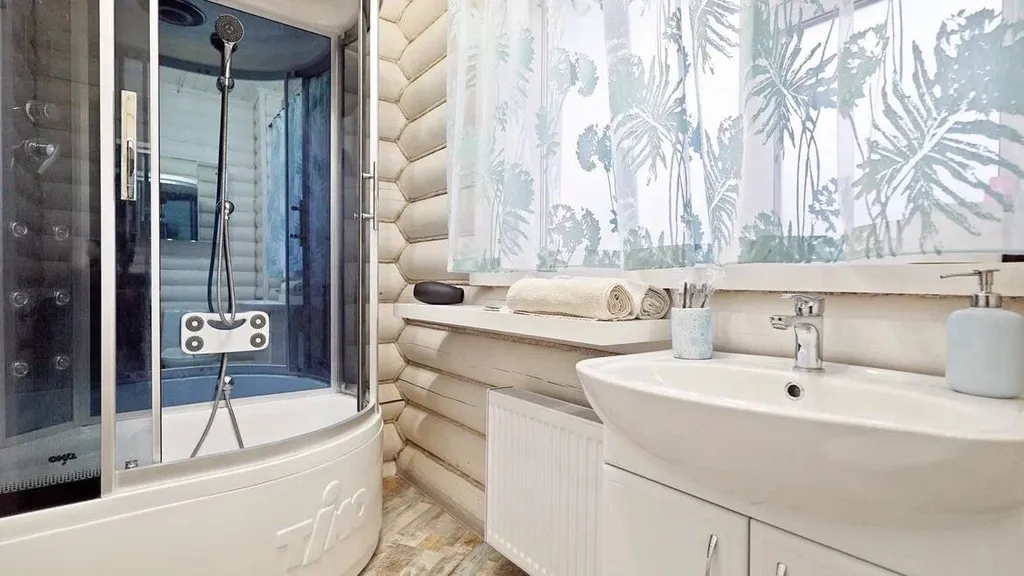 Домик вблизи леса