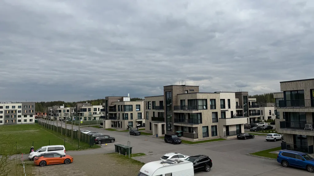 Квартира с отдельной спальней и собственной террасой у Охта Парка