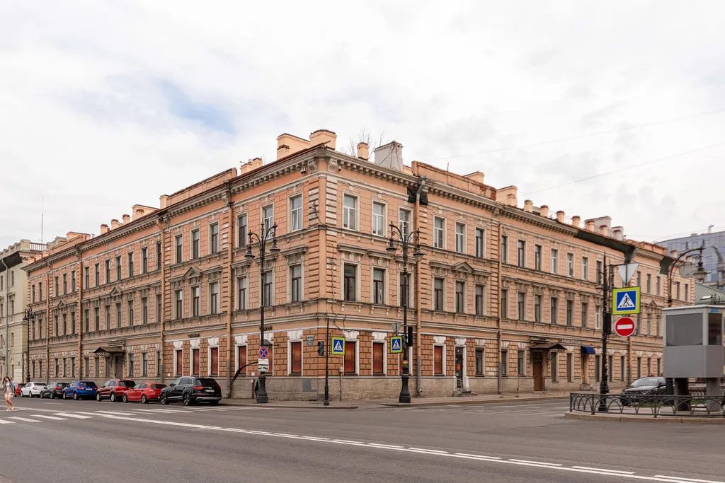 Studio 1 Neva на набережной с окном в солнечный зеленый дворик