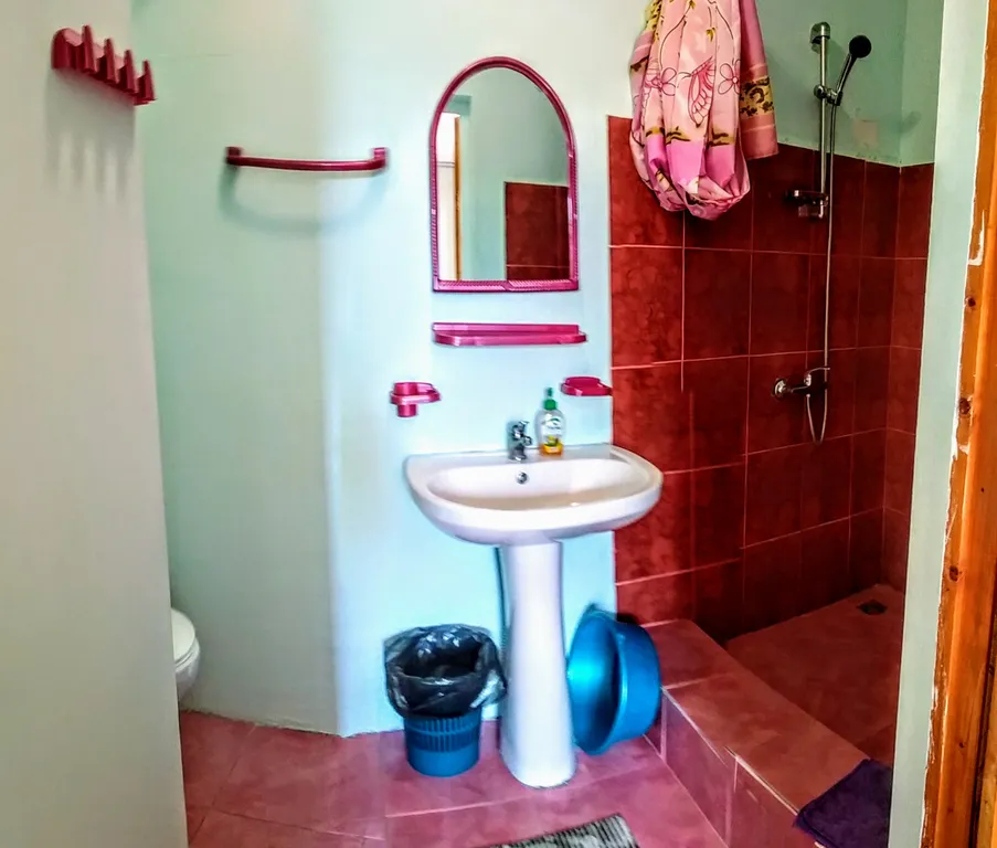 Трехместный Стандарт на 1 этаже с собственным балкончиком и входом