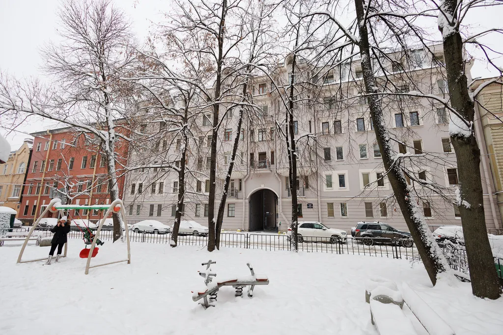 Квартира Стильная квартира со вторым этажом у Стрелки Васильевского — Санкт-Петербург