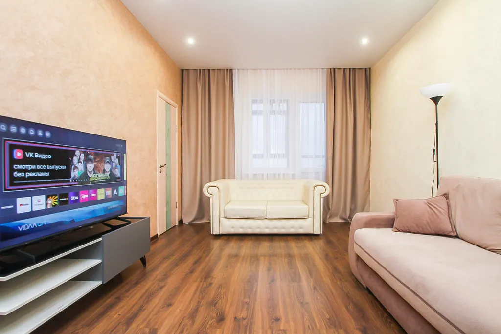 2 комнатная квартира возле тц Аура