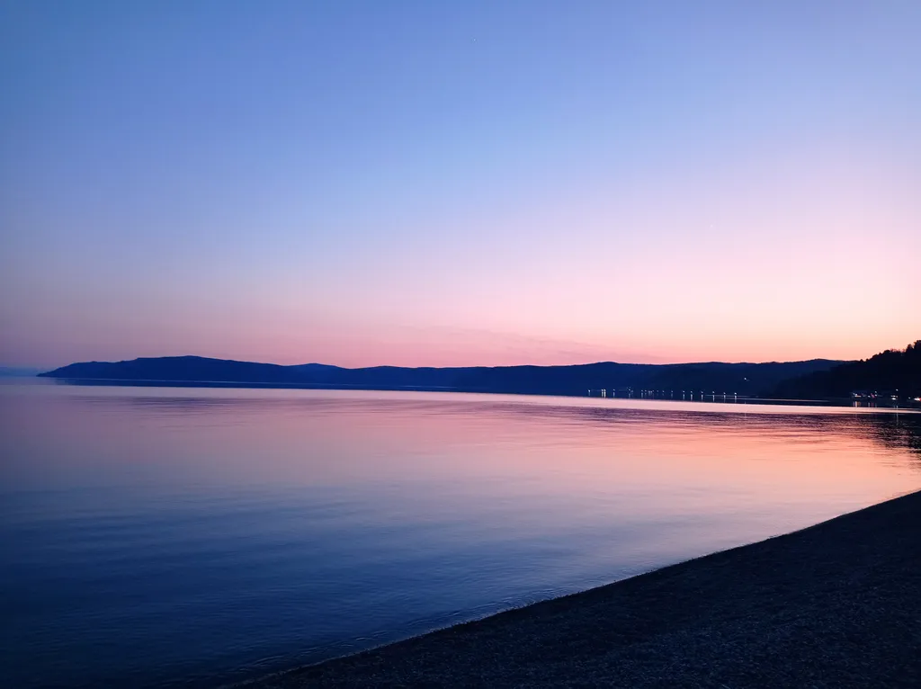 Студия - лофт с панорамным видом в центре Листвянки