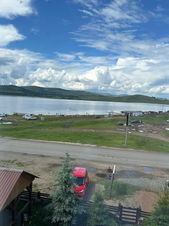 Уютная квартира с видом на озеро