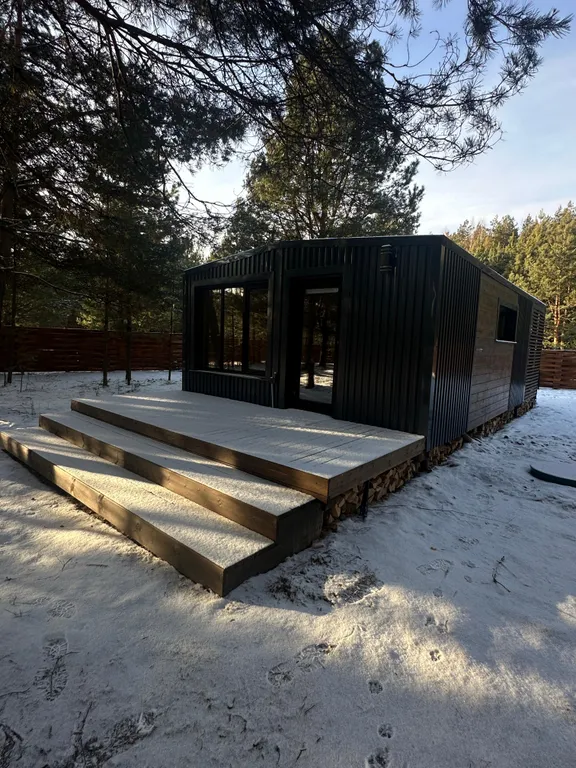 Домик в сосновом лесу с банным чаном