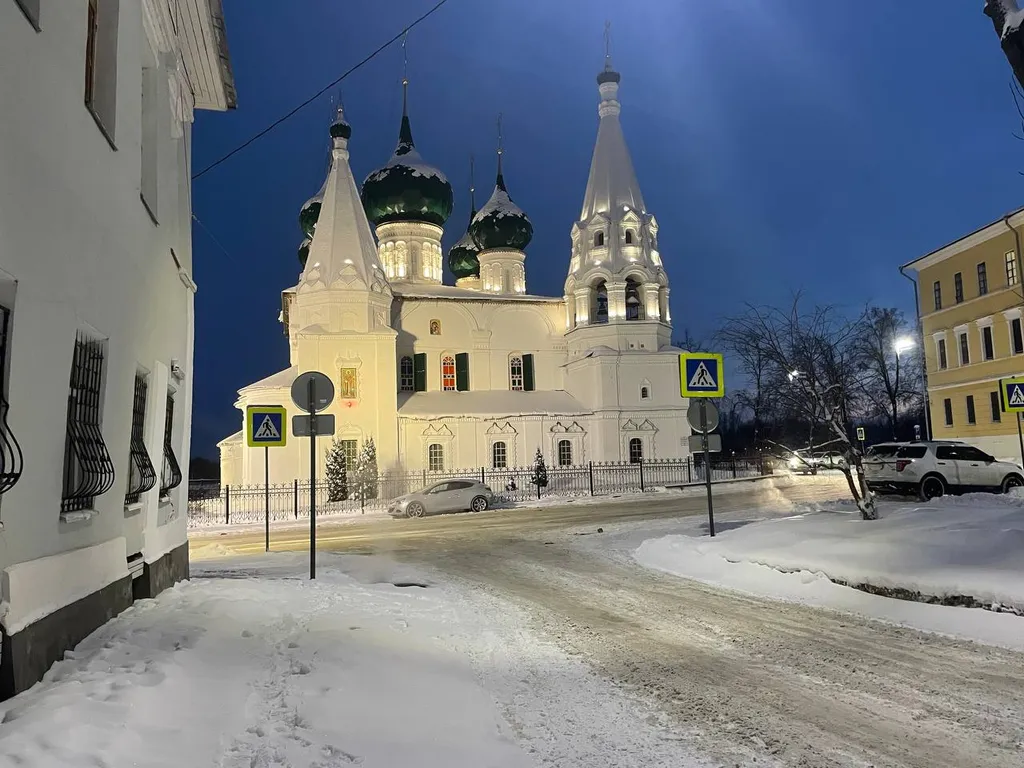 Дом у Кремля в сердце Рубленого города, квартира с паркингом во дворе
