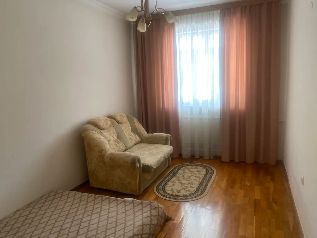 Отдельный большой дом в курортной зоне, с беседкой и мангалом.