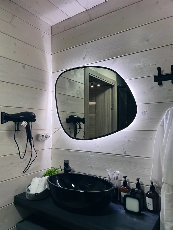 Домик в шалаше в деревне