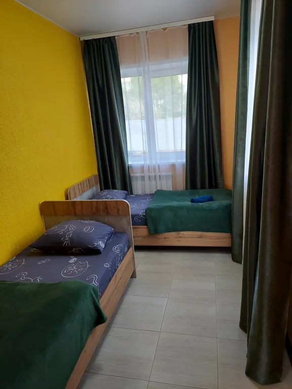 Новейшая вместительная двушка с отдельным входом в коттедже