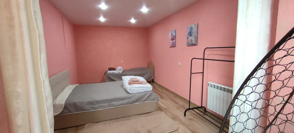 Уютная квартира с отдельным входом в центре города