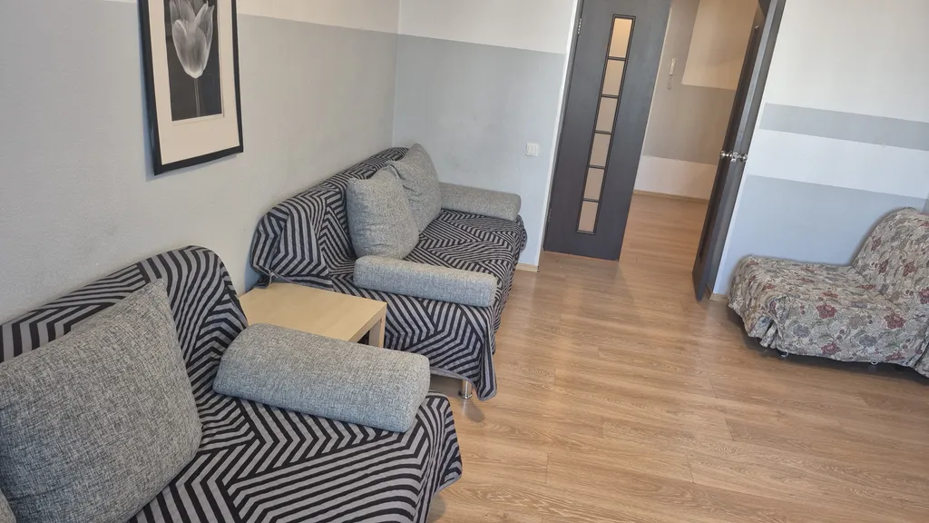 Большая 3 комнатная квартира при въезде в г Уфа со стороны Аэропорта