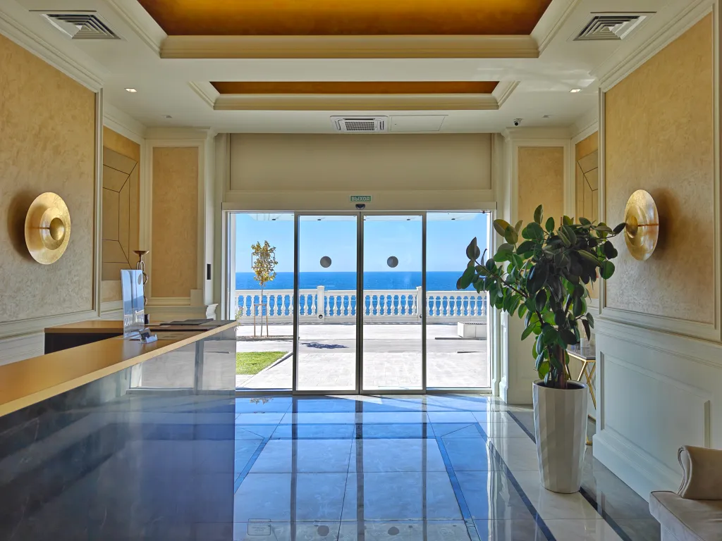 Шикарная видовая квартира в Граф Толстой