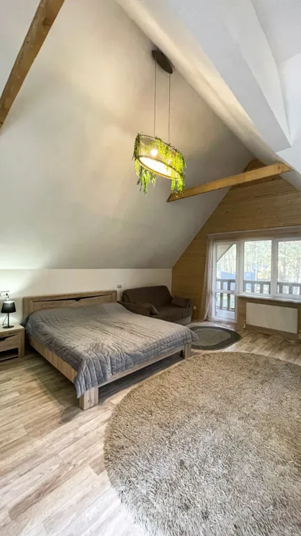 Двухэтажный дом в самом центре Софийской поляны