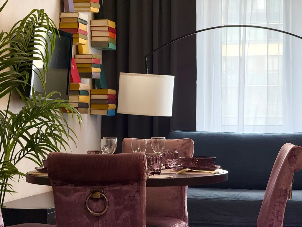 Семейная с камином