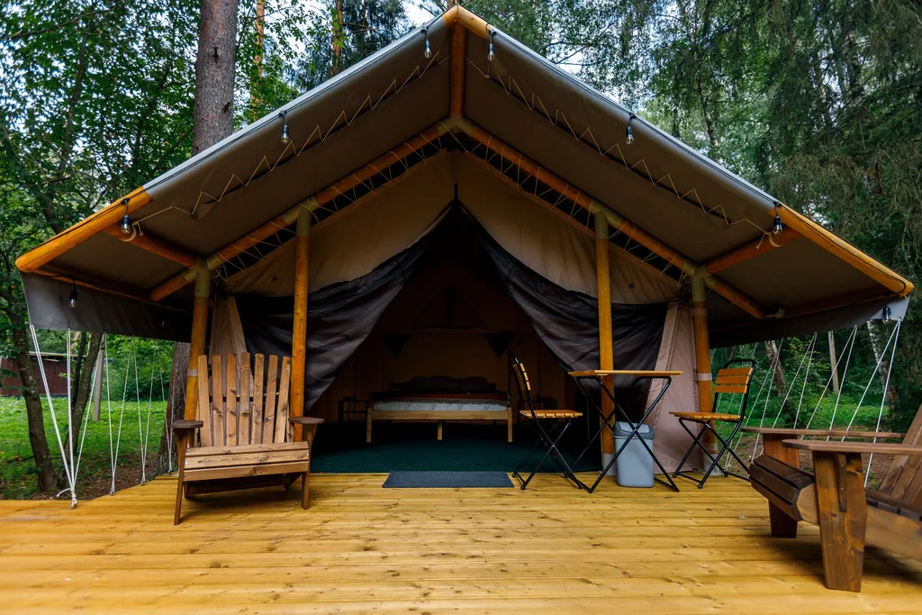 Палатка лесной домик на базе отдыха Белка