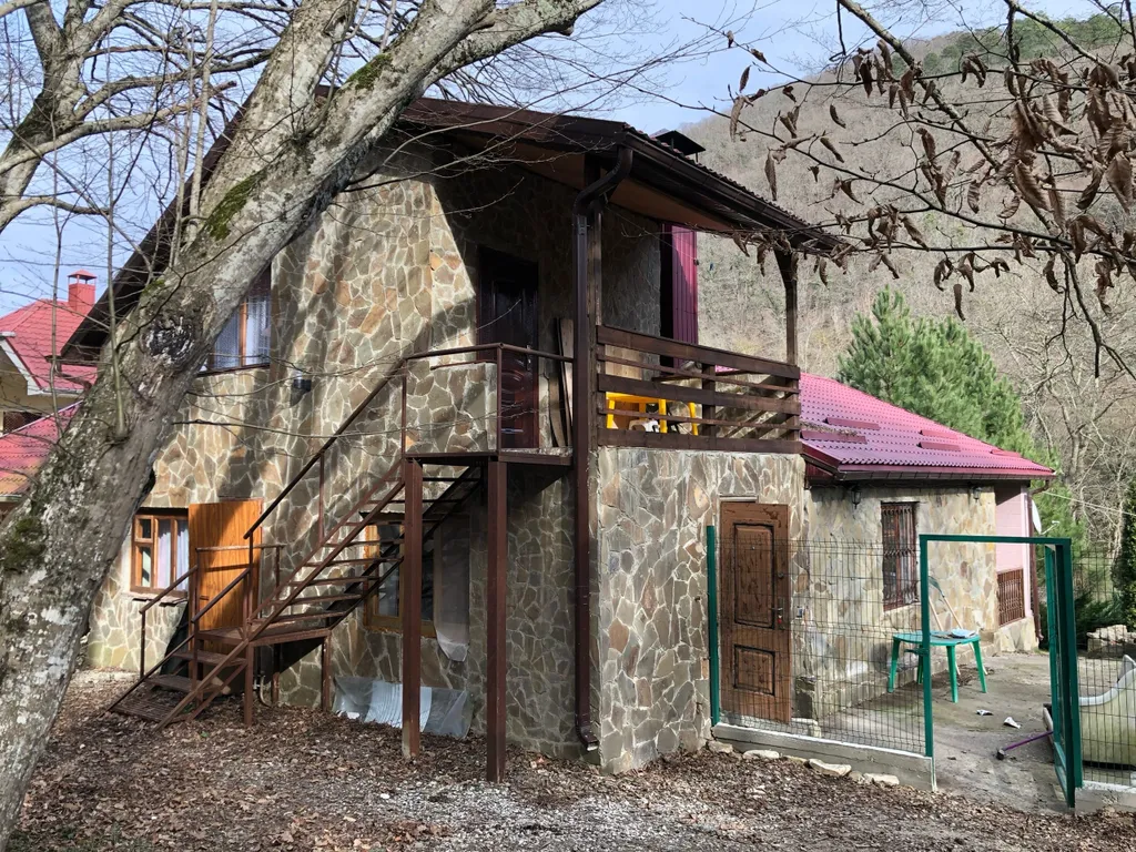 Коттедж 4-комнатный Дом — аренда посуточно в Бетта