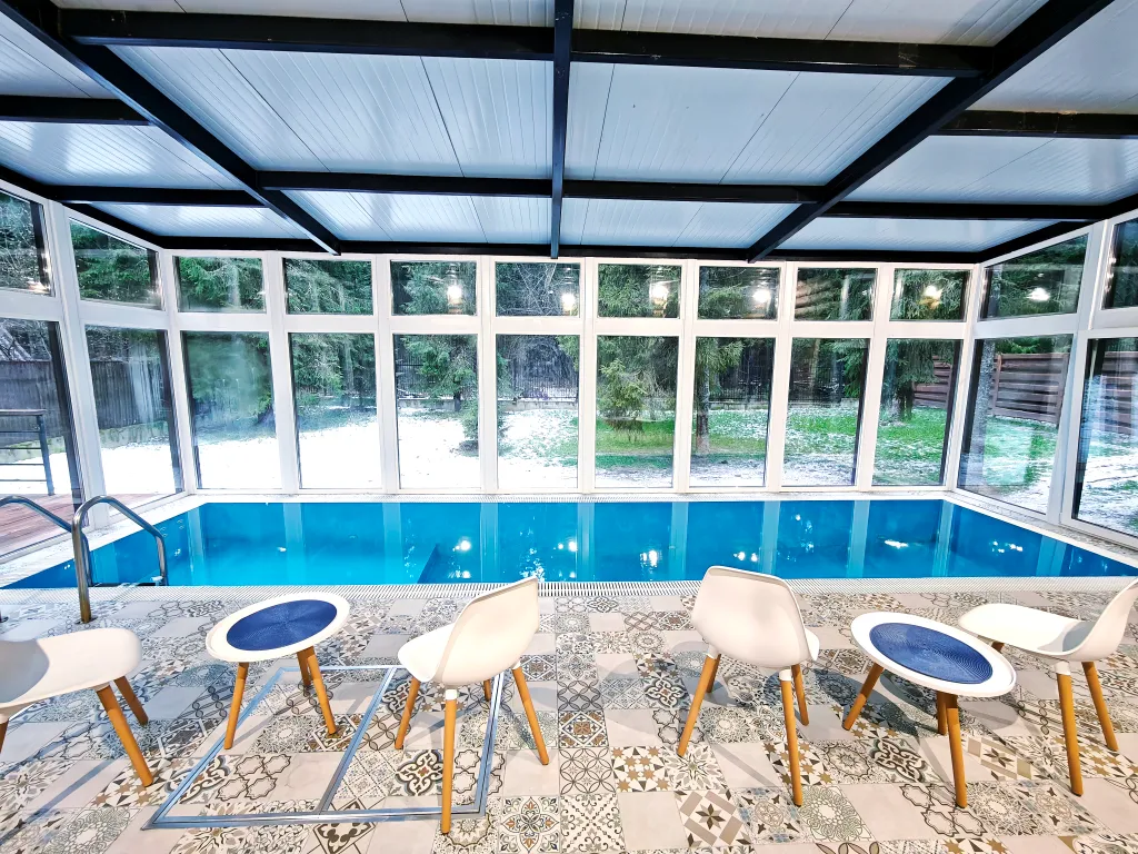 Лесной дом с тёплым бассейном, джакузи, сауной и сибирским чаном