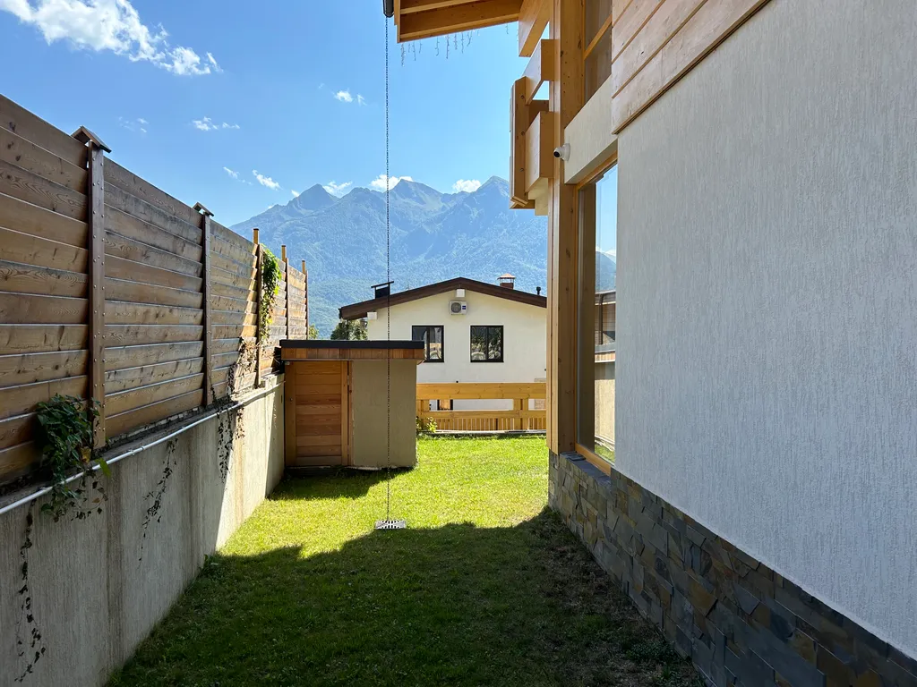 Шале с бассейном