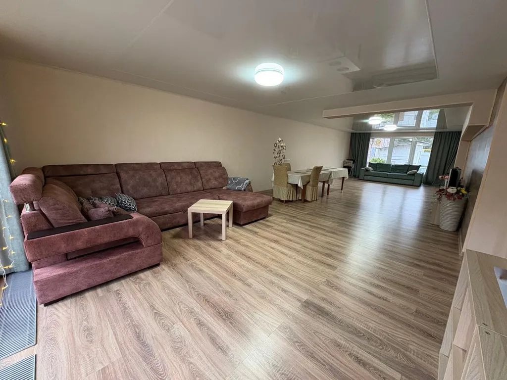 Уютный дом в прибрежной зоне рядом с центром  города