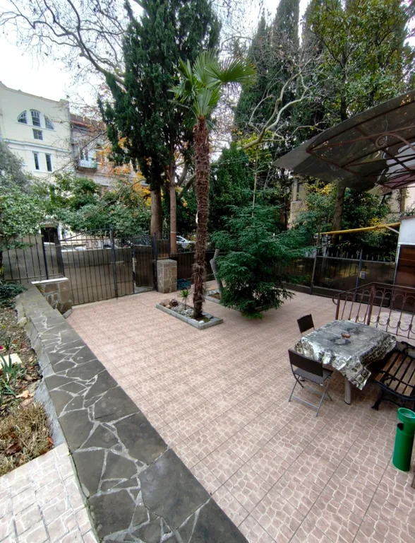 Коттедж Коттедж СВОЙ  двор, мангал, парковка.... — Ялта