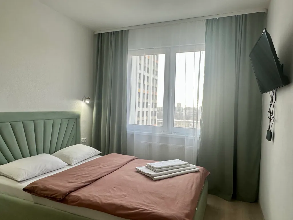 Квартира Уютная студия на ЖБИ у ТРЦ Гулливер — аренда посуточно в Екатеринбург