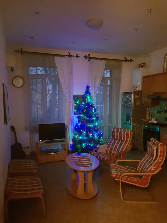 Квартира с балконом у площади Республики и экскурсии с Рубеном