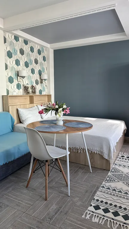 Студия с подогреваемым бассейном в клубном поселке