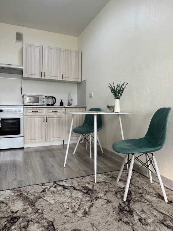 Уютная квартира с подвесным креслом