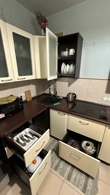 Простая однушка с видом на лес