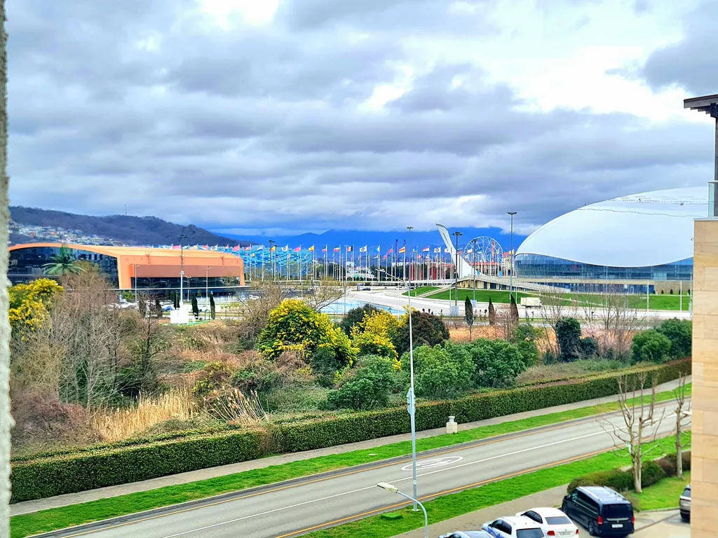 Студия с видом на горы, море и олимпийские объекты