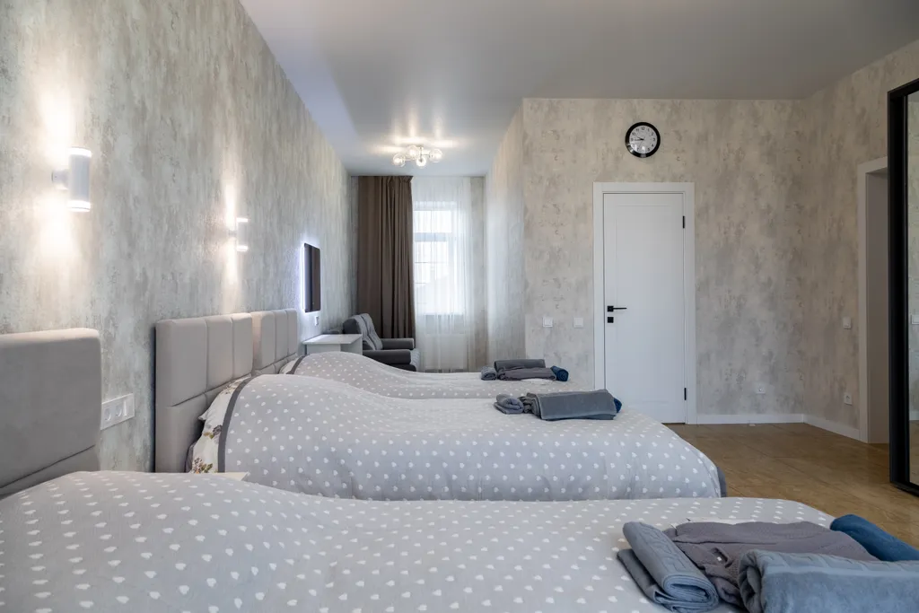 2 взрослых + 3 детей